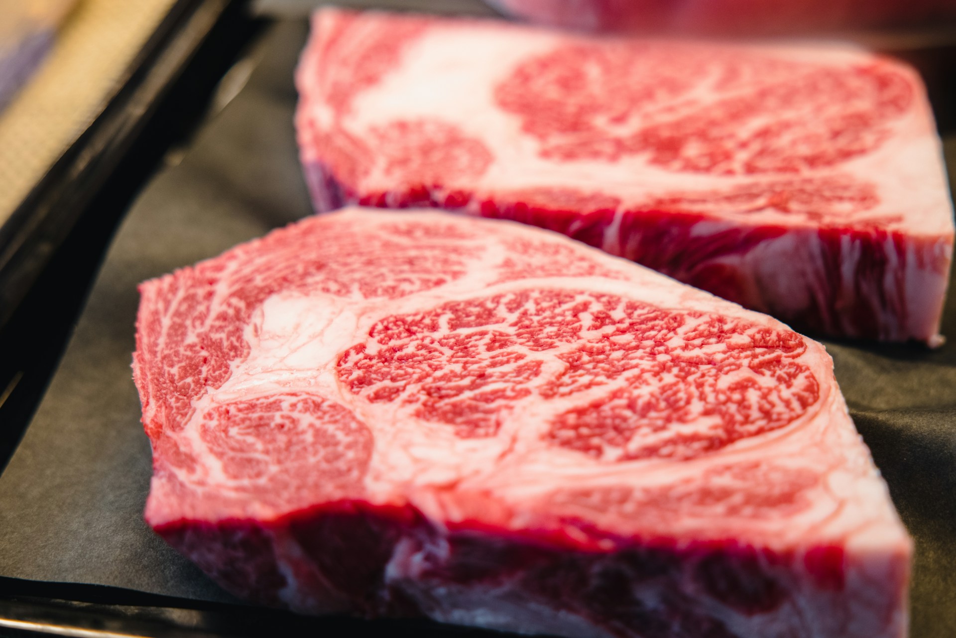 牛サガリ肉とはどんな部位？おすすめな焼き方やレシピを解説 | 肉のな